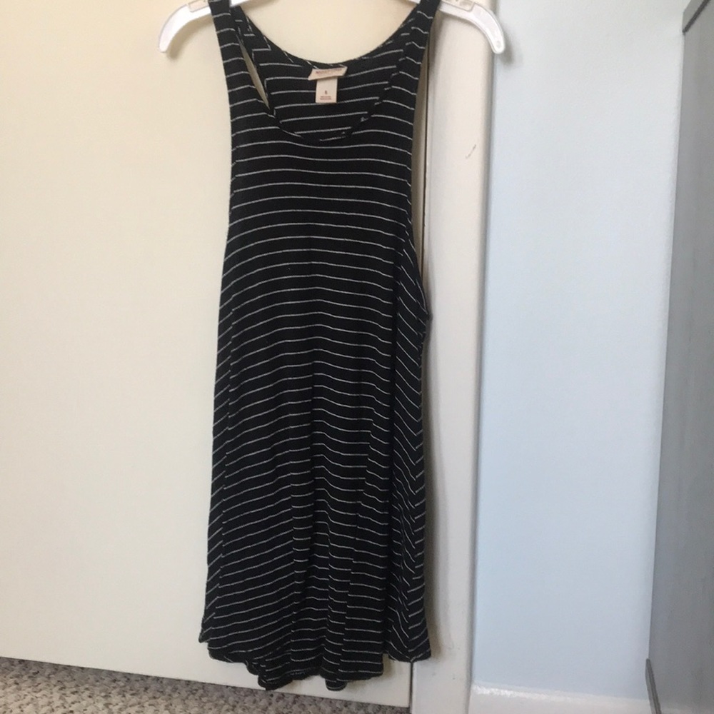 Mossimo Long Black and White Muscle Tee